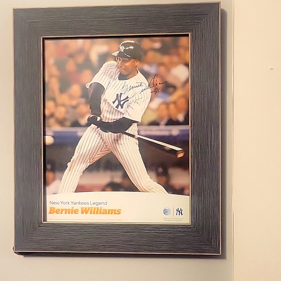 MLB Other - New York Yankees legend Bernie Williams autographed framed photo from signing At